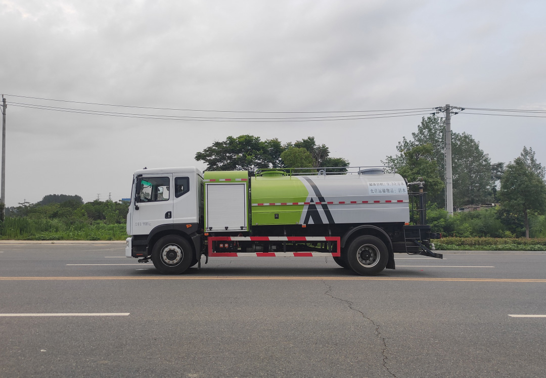 新能源東風D9純電動綠化灑水車圖片4