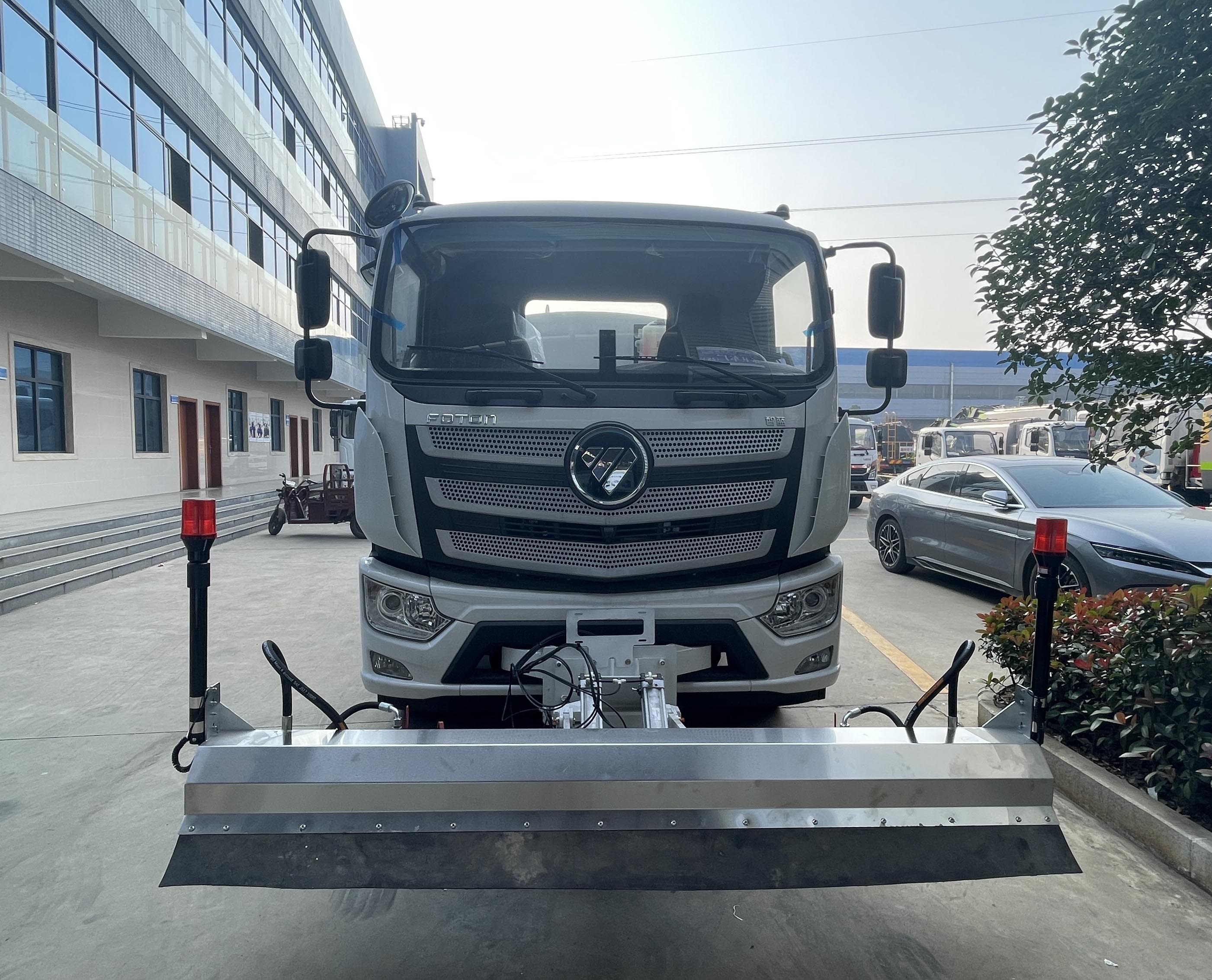 福田智藍(lán)10方純電動(dòng)綠化噴灑車(chē)圖片2